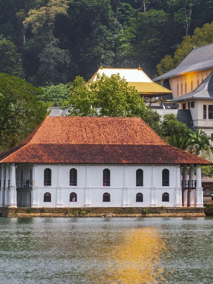 Kandy Lake and the Temple of the Sacred Tooth Relic