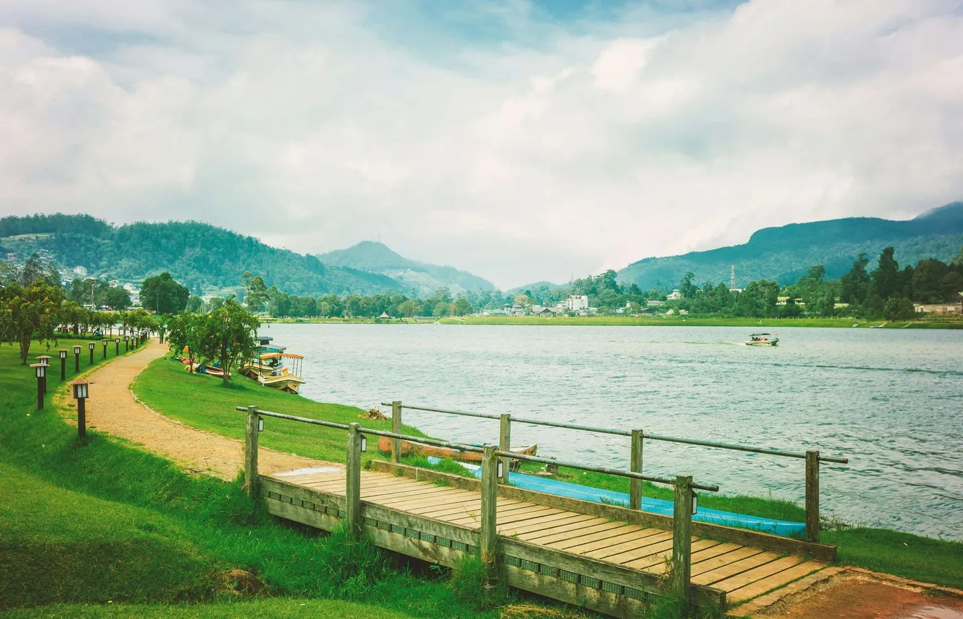 Gregory Lake in Nuwara Eliya